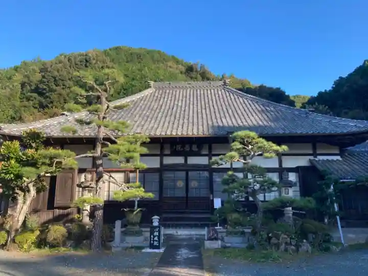 龍岳院の本殿・本堂