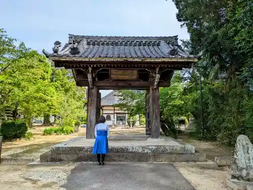 長興寺の山門