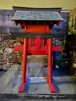 稲荷神社の{uncategorized: "未分類", other: "その他", undefined: "問題あり", building: "その他建物", grave: "お墓", sacred_gate: "鳥居", guardian: "狛犬", statue: "像", buddha: "仏像", history: "歴史", nature: "自然", garden: "庭園", animal: "動物", pagoda: "塔", temizu: "手水舎", mountain_gate: "山門・神門", sanctuary: "本殿・本堂", subordinate: "末社・摂社", art: "芸術", scenery: "景色", jizo: "地蔵", ema: "絵馬", goshuin: "御朱印", omikuji: "おみくじ", items: "授与品その他", amulet: "お守り", goshuincho: "御朱印帳", eats: "食事", festival: "お祭り", votive_dance: "神楽", shichigosan: "七五三参", wedding: "結婚式", experience: "体験その他", initially: "初詣", around: "周辺", anti_infection: "感染症対策"}