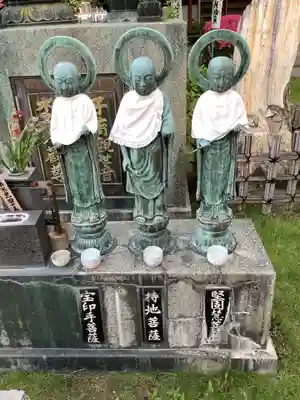 薬師寺（北外山）の地蔵