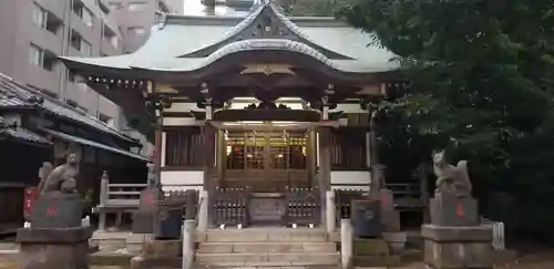 綾瀬稲荷神社の本殿・本堂
