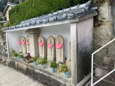 最明寺の{uncategorized: "未分類", other: "その他", undefined: "問題あり", building: "その他建物", grave: "お墓", sacred_gate: "鳥居", guardian: "狛犬", statue: "像", buddha: "仏像", history: "歴史", nature: "自然", garden: "庭園", animal: "動物", pagoda: "塔", temizu: "手水舎", mountain_gate: "山門・神門", sanctuary: "本殿・本堂", subordinate: "末社・摂社", art: "芸術", scenery: "景色", jizo: "地蔵", ema: "絵馬", goshuin: "御朱印", omikuji: "おみくじ", items: "授与品その他", amulet: "お守り", goshuincho: "御朱印帳", eats: "食事", festival: "お祭り", votive_dance: "神楽", shichigosan: "七五三参", wedding: "結婚式", experience: "体験その他", initially: "初詣", around: "周辺", anti_infection: "感染症対策"}