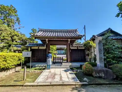 耕雲院の山門・神門