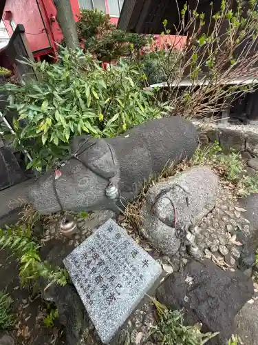 大島稲荷神社の{uncategorized: "未分類", other: "その他", undefined: "問題あり", building: "その他建物", grave: "お墓", sacred_gate: "鳥居", guardian: "狛犬", statue: "像", buddha: "仏像", history: "歴史", nature: "自然", garden: "庭園", animal: "動物", pagoda: "塔", temizu: "手水舎", mountain_gate: "山門・神門", sanctuary: "本殿・本堂", subordinate: "末社・摂社", art: "芸術", scenery: "景色", jizo: "地蔵", ema: "絵馬", goshuin: "御朱印", omikuji: "おみくじ", items: "授与品その他", amulet: "お守り", goshuincho: "御朱印帳", eats: "食事", festival: "お祭り", votive_dance: "神楽", shichigosan: "七五三参", wedding: "結婚式", experience: "体験その他", initially: "初詣", around: "周辺", anti_infection: "感染症対策"}