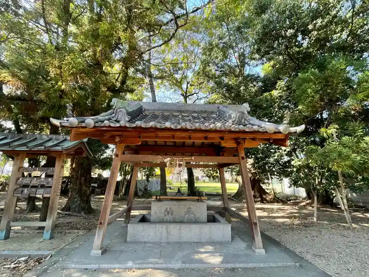 倭文神社の手水舎