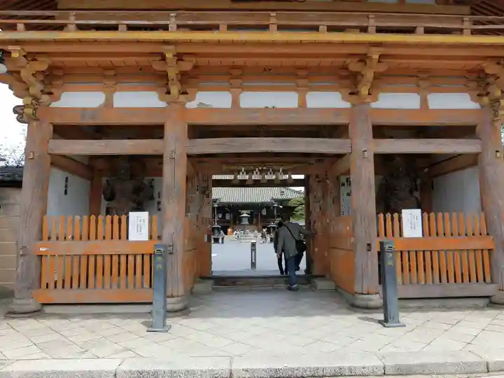 総持寺の山門・神門
