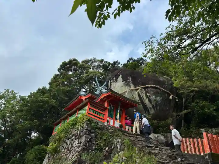 神倉神社(熊野速玉大社摂社)の{uncategorized: "未分類", other: "その他", undefined: "問題あり", building: "その他建物", grave: "お墓", sacred_gate: "鳥居", guardian: "狛犬", statue: "像", buddha: "仏像", history: "歴史", nature: "自然", garden: "庭園", animal: "動物", pagoda: "塔", temizu: "手水舎", mountain_gate: "山門・神門", sanctuary: "本殿・本堂", subordinate: "末社・摂社", art: "芸術", scenery: "景色", jizo: "地蔵", ema: "絵馬", goshuin: "御朱印", omikuji: "おみくじ", items: "授与品その他", amulet: "お守り", goshuincho: "御朱印帳", eats: "食事", festival: "お祭り", votive_dance: "神楽", shichigosan: "七五三参", wedding: "結婚式", experience: "体験その他", initially: "初詣", around: "周辺", anti_infection: "感染症対策"}