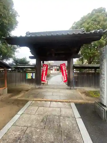 宝性院の山門・神門