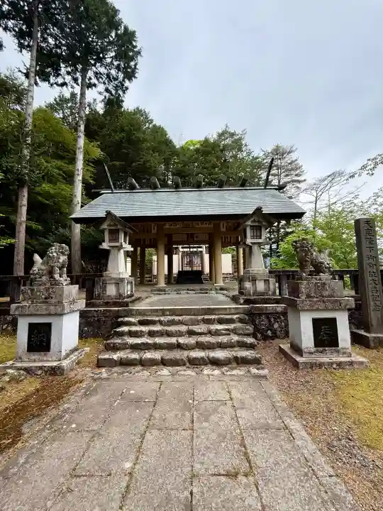 小河内神社の{uncategorized: "未分類", other: "その他", undefined: "問題あり", building: "その他建物", grave: "お墓", sacred_gate: "鳥居", guardian: "狛犬", statue: "像", buddha: "仏像", history: "歴史", nature: "自然", garden: "庭園", animal: "動物", pagoda: "塔", temizu: "手水舎", mountain_gate: "山門・神門", sanctuary: "本殿・本堂", subordinate: "末社・摂社", art: "芸術", scenery: "景色", jizo: "地蔵", ema: "絵馬", goshuin: "御朱印", omikuji: "おみくじ", items: "授与品その他", amulet: "お守り", goshuincho: "御朱印帳", eats: "食事", festival: "お祭り", votive_dance: "神楽", shichigosan: "七五三参", wedding: "結婚式", experience: "体験その他", initially: "初詣", around: "周辺", anti_infection: "感染症対策"}