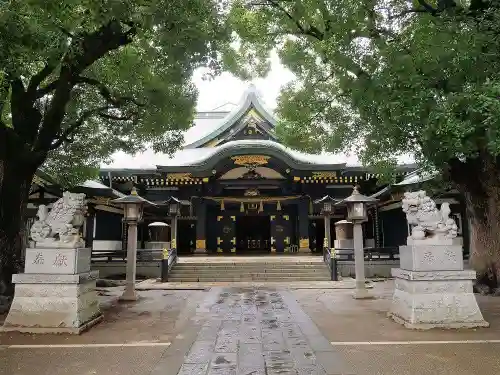 穴八幡宮の本殿・本堂