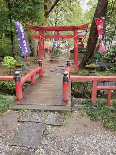 間々田八幡宮の末社