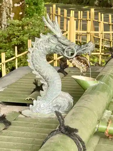 諏訪大社下社秋宮の手水舎