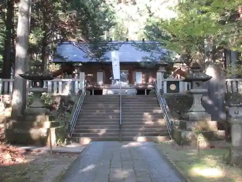 赤城神社(三夜沢町)の本殿