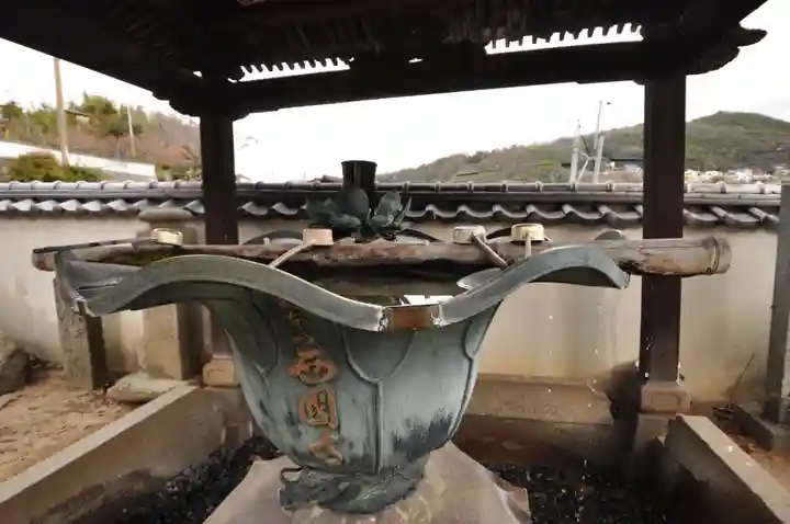 西国寺の手水舎