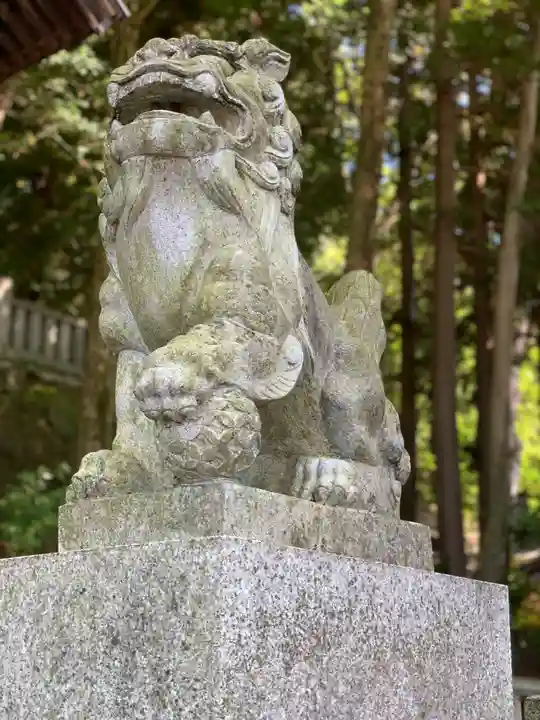 手長神社の狛犬