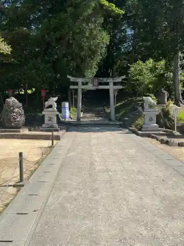 和氣神社（和気神社）の{uncategorized: "未分類", other: "その他", undefined: "問題あり", building: "その他建物", grave: "お墓", sacred_gate: "鳥居", guardian: "狛犬", statue: "像", buddha: "仏像", history: "歴史", nature: "自然", garden: "庭園", animal: "動物", pagoda: "塔", temizu: "手水舎", mountain_gate: "山門・神門", sanctuary: "本殿・本堂", subordinate: "末社・摂社", art: "芸術", scenery: "景色", jizo: "地蔵", ema: "絵馬", goshuin: "御朱印", omikuji: "おみくじ", items: "授与品その他", amulet: "お守り", goshuincho: "御朱印帳", eats: "食事", festival: "お祭り", votive_dance: "神楽", shichigosan: "七五三参", wedding: "結婚式", experience: "体験その他", initially: "初詣", around: "周辺", anti_infection: "感染症対策"}