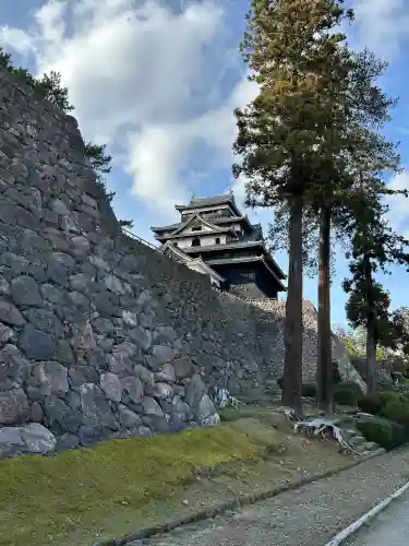 松江神社の{uncategorized: "未分類", other: "その他", undefined: "問題あり", building: "その他建物", grave: "お墓", sacred_gate: "鳥居", guardian: "狛犬", statue: "像", buddha: "仏像", history: "歴史", nature: "自然", garden: "庭園", animal: "動物", pagoda: "塔", temizu: "手水舎", mountain_gate: "山門・神門", sanctuary: "本殿・本堂", subordinate: "末社・摂社", art: "芸術", scenery: "景色", jizo: "地蔵", ema: "絵馬", goshuin: "御朱印", omikuji: "おみくじ", items: "授与品その他", amulet: "お守り", goshuincho: "御朱印帳", eats: "食事", festival: "お祭り", votive_dance: "神楽", shichigosan: "七五三参", wedding: "結婚式", experience: "体験その他", initially: "初詣", around: "周辺", anti_infection: "感染症対策"}