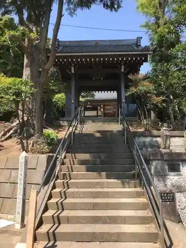 向導寺の山門