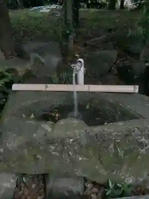 神明社(宮浦)の手水舎