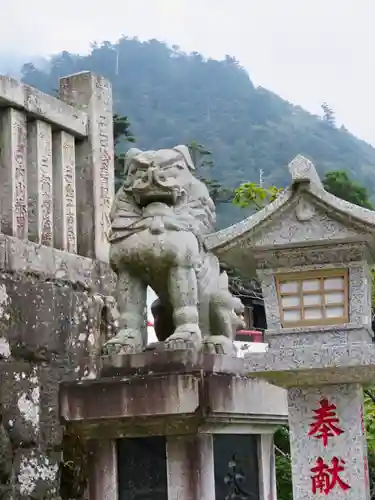 大山阿夫利神社の狛犬