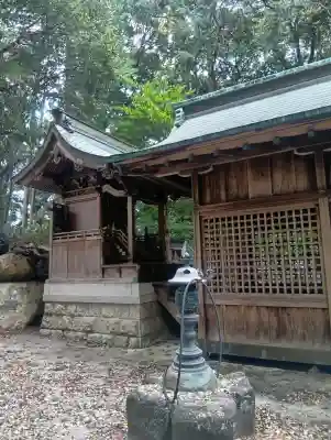 熊野神社の{uncategorized: "未分類", other: "その他", undefined: "問題あり", building: "その他建物", grave: "お墓", sacred_gate: "鳥居", guardian: "狛犬", statue: "像", buddha: "仏像", history: "歴史", nature: "自然", garden: "庭園", animal: "動物", pagoda: "塔", temizu: "手水舎", mountain_gate: "山門・神門", sanctuary: "本殿・本堂", subordinate: "末社・摂社", art: "芸術", scenery: "景色", jizo: "地蔵", ema: "絵馬", goshuin: "御朱印", omikuji: "おみくじ", items: "授与品その他", amulet: "お守り", goshuincho: "御朱印帳", eats: "食事", festival: "お祭り", votive_dance: "神楽", shichigosan: "七五三参", wedding: "結婚式", experience: "体験その他", initially: "初詣", around: "周辺", anti_infection: "感染症対策"}
