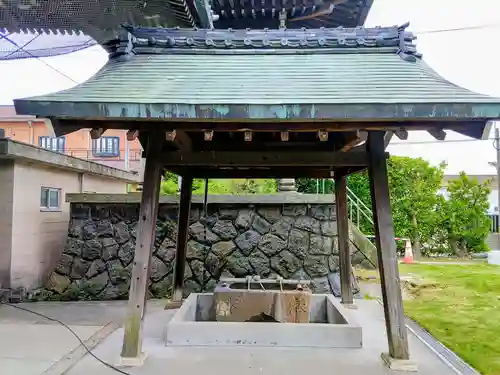 飛島善光寺の手水舎