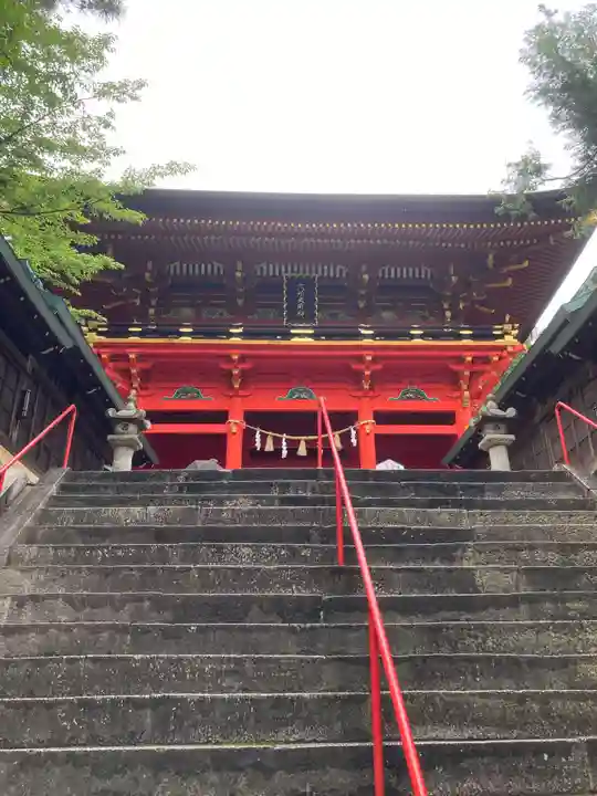 六所神社の山門・神門