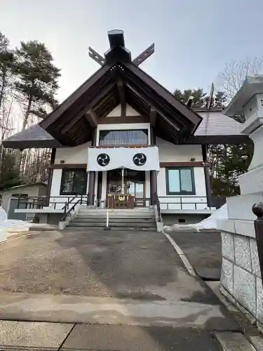 札内神社の{uncategorized: "未分類", other: "その他", undefined: "問題あり", building: "その他建物", grave: "お墓", sacred_gate: "鳥居", guardian: "狛犬", statue: "像", buddha: "仏像", history: "歴史", nature: "自然", garden: "庭園", animal: "動物", pagoda: "塔", temizu: "手水舎", mountain_gate: "山門・神門", sanctuary: "本殿・本堂", subordinate: "末社・摂社", art: "芸術", scenery: "景色", jizo: "地蔵", ema: "絵馬", goshuin: "御朱印", omikuji: "おみくじ", items: "授与品その他", amulet: "お守り", goshuincho: "御朱印帳", eats: "食事", festival: "お祭り", votive_dance: "神楽", shichigosan: "七五三参", wedding: "結婚式", experience: "体験その他", initially: "初詣", around: "周辺", anti_infection: "感染症対策"}
