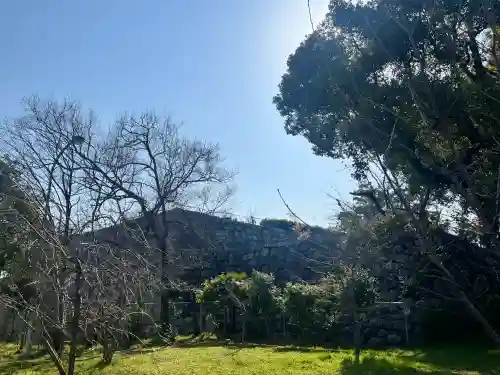 稲葉神社の{uncategorized: "未分類", other: "その他", undefined: "問題あり", building: "その他建物", grave: "お墓", sacred_gate: "鳥居", guardian: "狛犬", statue: "像", buddha: "仏像", history: "歴史", nature: "自然", garden: "庭園", animal: "動物", pagoda: "塔", temizu: "手水舎", mountain_gate: "山門・神門", sanctuary: "本殿・本堂", subordinate: "末社・摂社", art: "芸術", scenery: "景色", jizo: "地蔵", ema: "絵馬", goshuin: "御朱印", omikuji: "おみくじ", items: "授与品その他", amulet: "お守り", goshuincho: "御朱印帳", eats: "食事", festival: "お祭り", votive_dance: "神楽", shichigosan: "七五三参", wedding: "結婚式", experience: "体験その他", initially: "初詣", around: "周辺", anti_infection: "感染症対策"}
