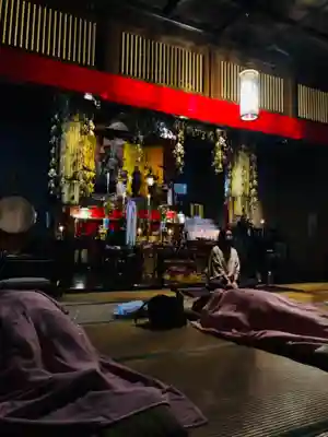 成田山瀧泉寺の本殿・本堂