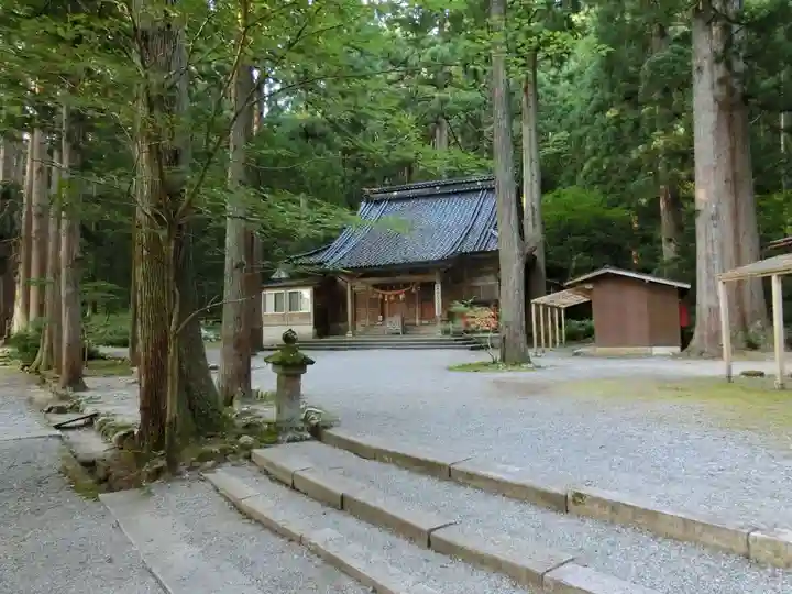 雄山神社中宮祈願殿のその他建物