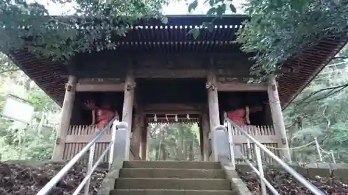 宝城坊の山門