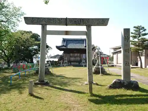 神明社の鳥居