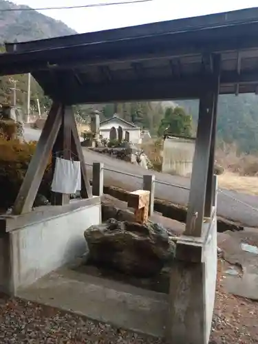 板山神社の手水舎