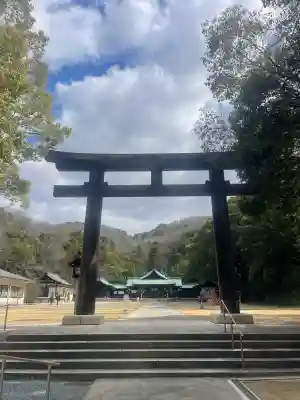 岡山縣護國神社の{uncategorized: "未分類", other: "その他", undefined: "問題あり", building: "その他建物", grave: "お墓", sacred_gate: "鳥居", guardian: "狛犬", statue: "像", buddha: "仏像", history: "歴史", nature: "自然", garden: "庭園", animal: "動物", pagoda: "塔", temizu: "手水舎", mountain_gate: "山門・神門", sanctuary: "本殿・本堂", subordinate: "末社・摂社", art: "芸術", scenery: "景色", jizo: "地蔵", ema: "絵馬", goshuin: "御朱印", omikuji: "おみくじ", items: "授与品その他", amulet: "お守り", goshuincho: "御朱印帳", eats: "食事", festival: "お祭り", votive_dance: "神楽", shichigosan: "七五三参", wedding: "結婚式", experience: "体験その他", initially: "初詣", around: "周辺", anti_infection: "感染症対策"}