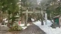 大神山神社奥宮の{uncategorized: "未分類", other: "その他", undefined: "問題あり", building: "その他建物", grave: "お墓", sacred_gate: "鳥居", guardian: "狛犬", statue: "像", buddha: "仏像", history: "歴史", nature: "自然", garden: "庭園", animal: "動物", pagoda: "塔", temizu: "手水舎", mountain_gate: "山門・神門", sanctuary: "本殿・本堂", subordinate: "末社・摂社", art: "芸術", scenery: "景色", jizo: "地蔵", ema: "絵馬", goshuin: "御朱印", omikuji: "おみくじ", items: "授与品その他", amulet: "お守り", goshuincho: "御朱印帳", eats: "食事", festival: "お祭り", votive_dance: "神楽", shichigosan: "七五三参", wedding: "結婚式", experience: "体験その他", initially: "初詣", around: "周辺", anti_infection: "感染症対策"}