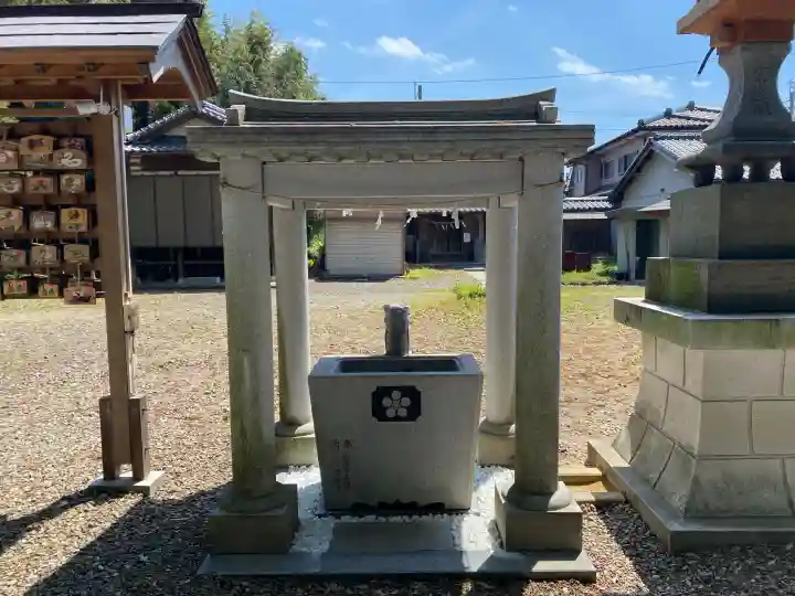 三嶋神社の{uncategorized: "未分類", other: "その他", undefined: "問題あり", building: "その他建物", grave: "お墓", sacred_gate: "鳥居", guardian: "狛犬", statue: "像", buddha: "仏像", history: "歴史", nature: "自然", garden: "庭園", animal: "動物", pagoda: "塔", temizu: "手水舎", mountain_gate: "山門・神門", sanctuary: "本殿・本堂", subordinate: "末社・摂社", art: "芸術", scenery: "景色", jizo: "地蔵", ema: "絵馬", goshuin: "御朱印", omikuji: "おみくじ", items: "授与品その他", amulet: "お守り", goshuincho: "御朱印帳", eats: "食事", festival: "お祭り", votive_dance: "神楽", shichigosan: "七五三参", wedding: "結婚式", experience: "体験その他", initially: "初詣", around: "周辺", anti_infection: "感染症対策"}
