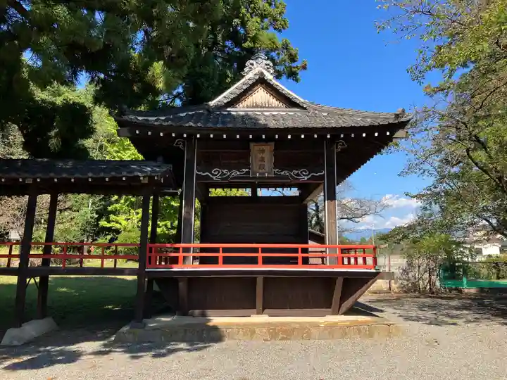 山梨岡神社(山梨県)