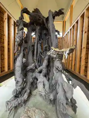 玉津島神社の{uncategorized: "未分類", other: "その他", undefined: "問題あり", building: "その他建物", grave: "お墓", sacred_gate: "鳥居", guardian: "狛犬", statue: "像", buddha: "仏像", history: "歴史", nature: "自然", garden: "庭園", animal: "動物", pagoda: "塔", temizu: "手水舎", mountain_gate: "山門・神門", sanctuary: "本殿・本堂", subordinate: "末社・摂社", art: "芸術", scenery: "景色", jizo: "地蔵", ema: "絵馬", goshuin: "御朱印", omikuji: "おみくじ", items: "授与品その他", amulet: "お守り", goshuincho: "御朱印帳", eats: "食事", festival: "お祭り", votive_dance: "神楽", shichigosan: "七五三参", wedding: "結婚式", experience: "体験その他", initially: "初詣", around: "周辺", anti_infection: "感染症対策"}