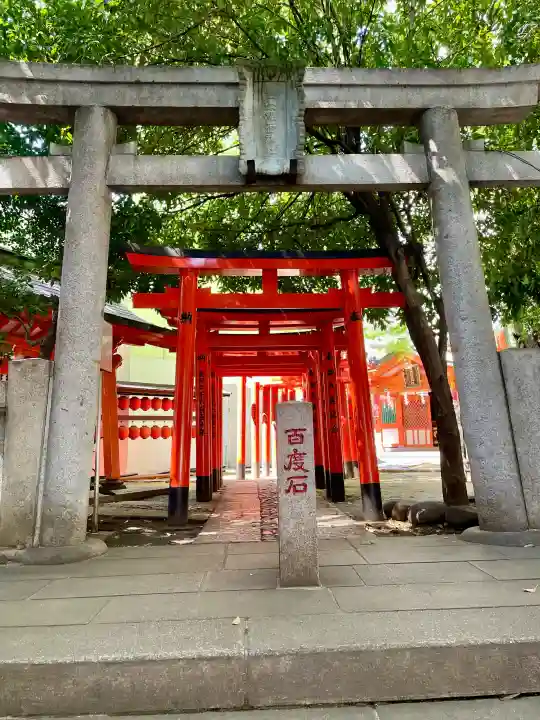 豊栄稲荷神社の{uncategorized: "未分類", other: "その他", undefined: "問題あり", building: "その他建物", grave: "お墓", sacred_gate: "鳥居", guardian: "狛犬", statue: "像", buddha: "仏像", history: "歴史", nature: "自然", garden: "庭園", animal: "動物", pagoda: "塔", temizu: "手水舎", mountain_gate: "山門・神門", sanctuary: "本殿・本堂", subordinate: "末社・摂社", art: "芸術", scenery: "景色", jizo: "地蔵", ema: "絵馬", goshuin: "御朱印", omikuji: "おみくじ", items: "授与品その他", amulet: "お守り", goshuincho: "御朱印帳", eats: "食事", festival: "お祭り", votive_dance: "神楽", shichigosan: "七五三参", wedding: "結婚式", experience: "体験その他", initially: "初詣", around: "周辺", anti_infection: "感染症対策"}