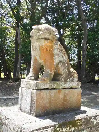 諏訪八幡神社の狛犬