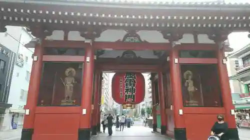 浅草寺の山門・神門
