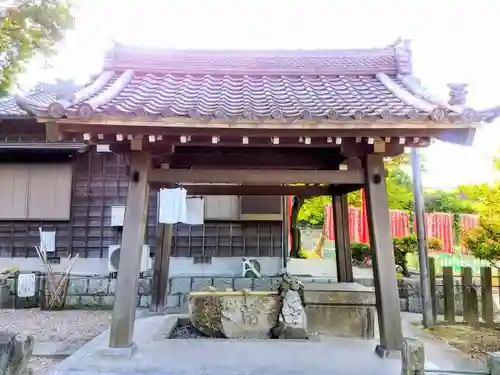 牟山神社の手水舎