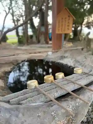 志登神社の{uncategorized: "未分類", other: "その他", undefined: "問題あり", building: "その他建物", grave: "お墓", sacred_gate: "鳥居", guardian: "狛犬", statue: "像", buddha: "仏像", history: "歴史", nature: "自然", garden: "庭園", animal: "動物", pagoda: "塔", temizu: "手水舎", mountain_gate: "山門・神門", sanctuary: "本殿・本堂", subordinate: "末社・摂社", art: "芸術", scenery: "景色", jizo: "地蔵", ema: "絵馬", goshuin: "御朱印", omikuji: "おみくじ", items: "授与品その他", amulet: "お守り", goshuincho: "御朱印帳", eats: "食事", festival: "お祭り", votive_dance: "神楽", shichigosan: "七五三参", wedding: "結婚式", experience: "体験その他", initially: "初詣", around: "周辺", anti_infection: "感染症対策"}