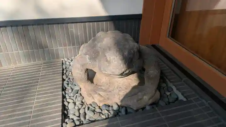 増上寺塔頭 三縁山 宝珠院の{uncategorized: "未分類", other: "その他", undefined: "問題あり", building: "その他建物", grave: "お墓", sacred_gate: "鳥居", guardian: "狛犬", statue: "像", buddha: "仏像", history: "歴史", nature: "自然", garden: "庭園", animal: "動物", pagoda: "塔", temizu: "手水舎", mountain_gate: "山門・神門", sanctuary: "本殿・本堂", subordinate: "末社・摂社", art: "芸術", scenery: "景色", jizo: "地蔵", ema: "絵馬", goshuin: "御朱印", omikuji: "おみくじ", items: "授与品その他", amulet: "お守り", goshuincho: "御朱印帳", eats: "食事", festival: "お祭り", votive_dance: "神楽", shichigosan: "七五三参", wedding: "結婚式", experience: "体験その他", initially: "初詣", around: "周辺", anti_infection: "感染症対策"}