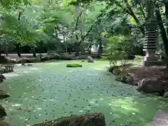 帯廣神社の庭園