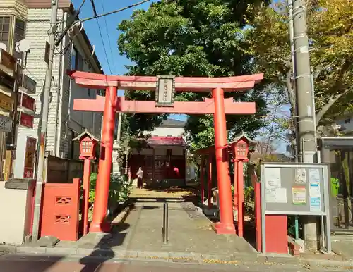 御蔵稲荷神社の鳥居