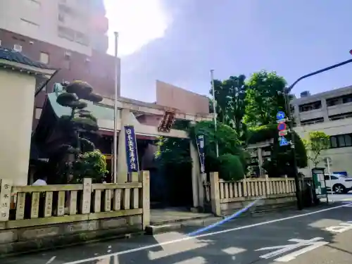 笠間稲荷神社 東京別社の{uncategorized: "未分類", other: "その他", undefined: "問題あり", building: "その他建物", grave: "お墓", sacred_gate: "鳥居", guardian: "狛犬", statue: "像", buddha: "仏像", history: "歴史", nature: "自然", garden: "庭園", animal: "動物", pagoda: "塔", temizu: "手水舎", mountain_gate: "山門・神門", sanctuary: "本殿・本堂", subordinate: "末社・摂社", art: "芸術", scenery: "景色", jizo: "地蔵", ema: "絵馬", goshuin: "御朱印", omikuji: "おみくじ", items: "授与品その他", amulet: "お守り", goshuincho: "御朱印帳", eats: "食事", festival: "お祭り", votive_dance: "神楽", shichigosan: "七五三参", wedding: "結婚式", experience: "体験その他", initially: "初詣", around: "周辺", anti_infection: "感染症対策"}