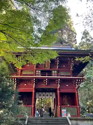 御岩神社の山門・神門