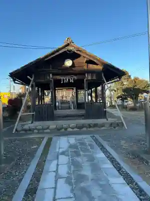 神明神社の{uncategorized: "未分類", other: "その他", undefined: "問題あり", building: "その他建物", grave: "お墓", sacred_gate: "鳥居", guardian: "狛犬", statue: "像", buddha: "仏像", history: "歴史", nature: "自然", garden: "庭園", animal: "動物", pagoda: "塔", temizu: "手水舎", mountain_gate: "山門・神門", sanctuary: "本殿・本堂", subordinate: "末社・摂社", art: "芸術", scenery: "景色", jizo: "地蔵", ema: "絵馬", goshuin: "御朱印", omikuji: "おみくじ", items: "授与品その他", amulet: "お守り", goshuincho: "御朱印帳", eats: "食事", festival: "お祭り", votive_dance: "神楽", shichigosan: "七五三参", wedding: "結婚式", experience: "体験その他", initially: "初詣", around: "周辺", anti_infection: "感染症対策"}